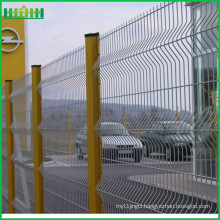 high quality made in China roll top welded wire mesh fence